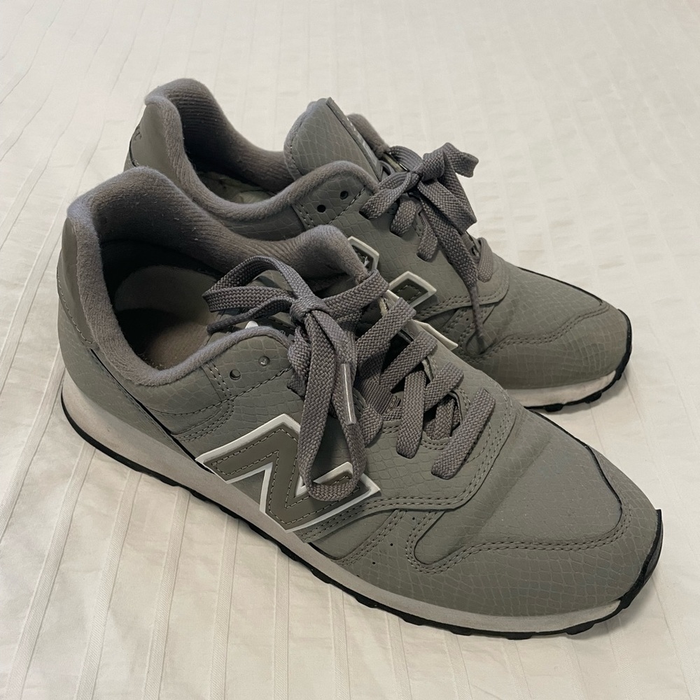 New Balance 373s